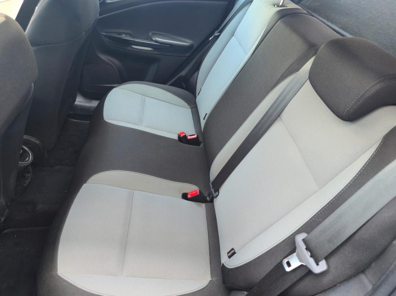 Alfa Romeo Giulietta 1.6 JTDm-2 105 CV Veloce