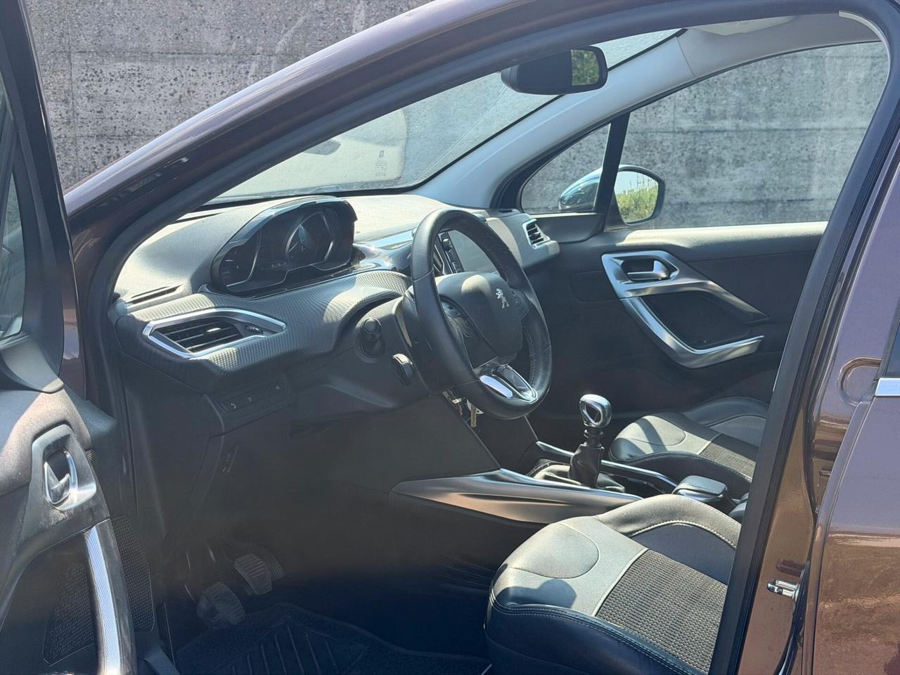 Peugeot 2008 1.6 e-HDi 115 CV Allure Euro 5b - 2014 - 119.000 km