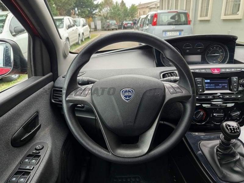 Lancia Ypsilon Ypsilon 1.0 firefly hybrid Silver s&s 70cv