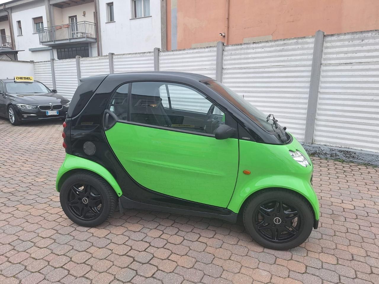 Smart ForTwo 799 Autocarro N1
