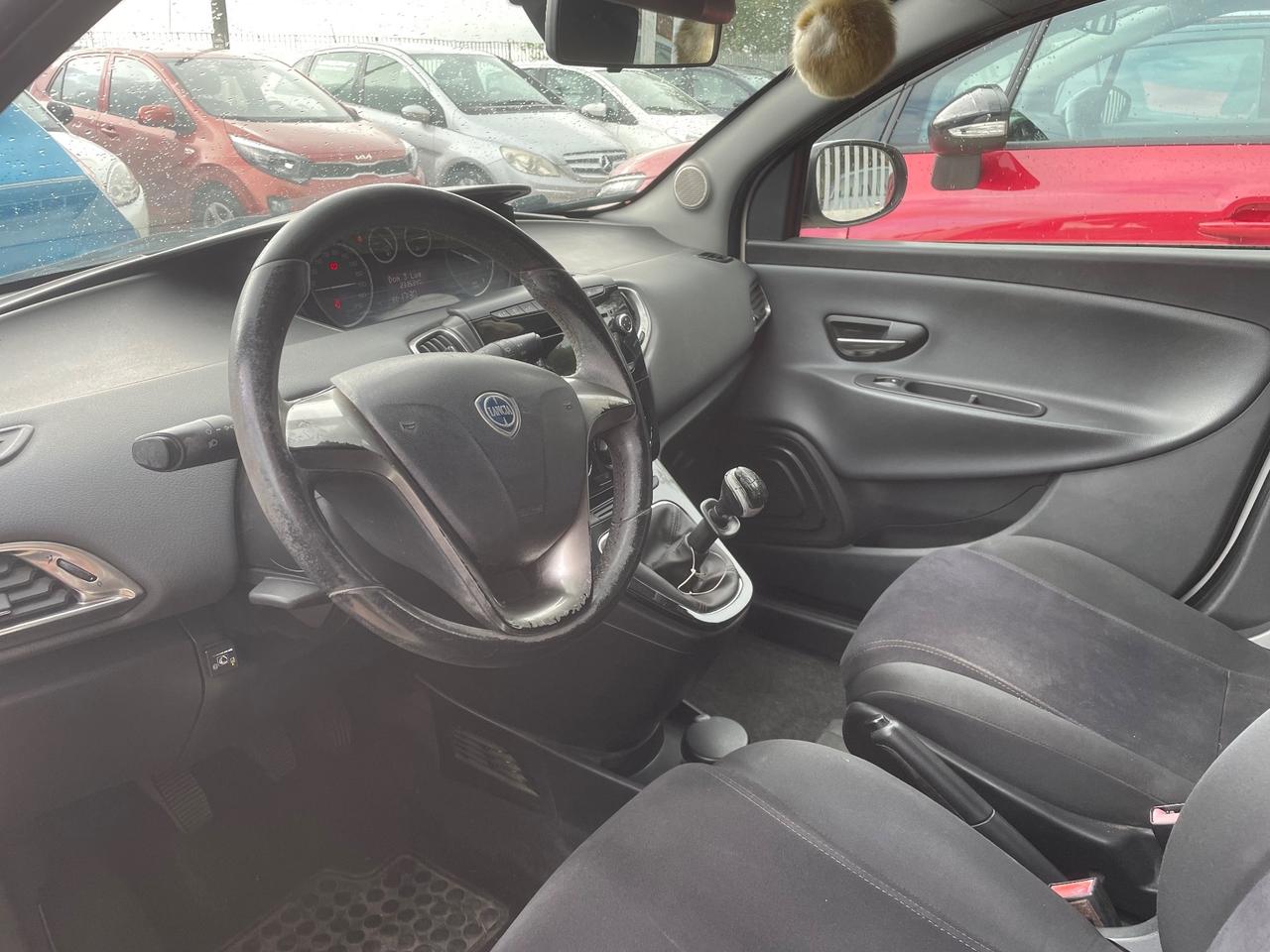 Lancia Ypsilon 1.2 69 CV 5 porte GPL Ecochic Platinum