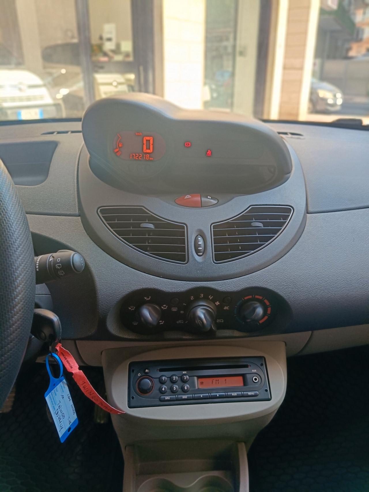 RENAULT TWINGO 1.2 SPORT&SOUND-Euro 3890