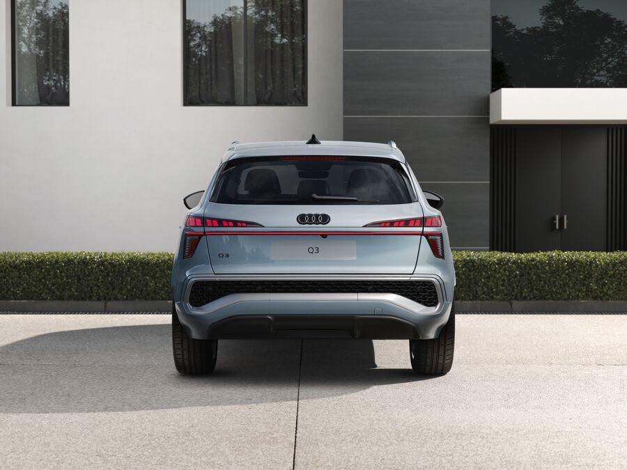 AUDI Audi Q3 SUV Business TFSI 110 kW S tronic