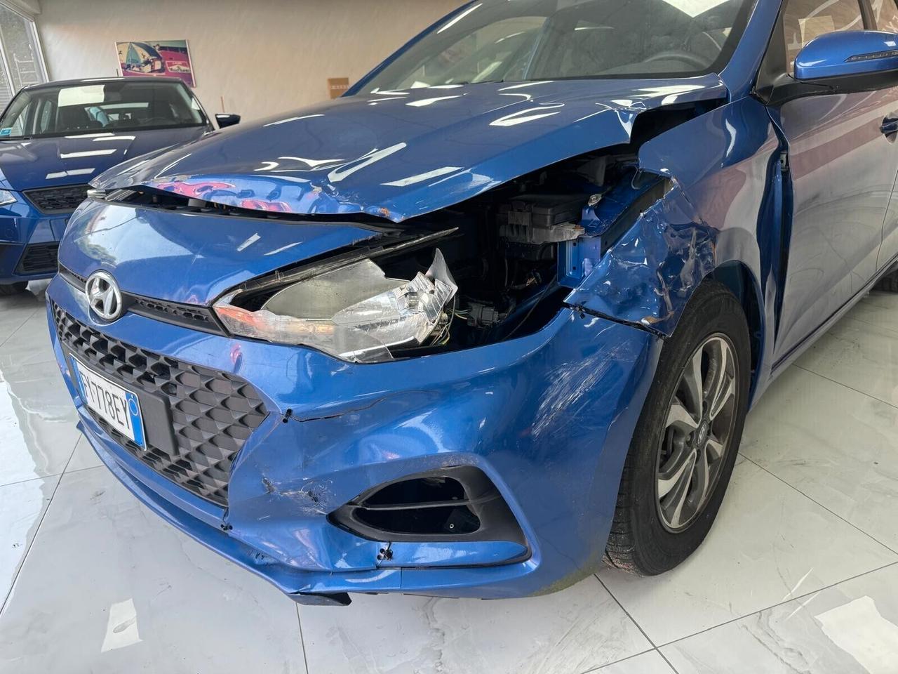 Hyundai i20 1.2 5 porte Econext Connectline - Danneggiata
