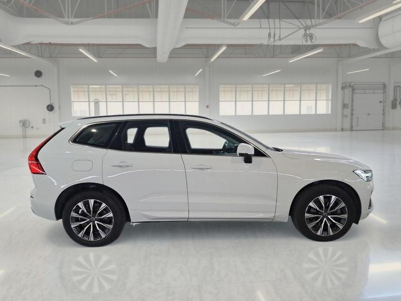 VOLVO XC60 B4 D AWD automatico Momentum Pro
