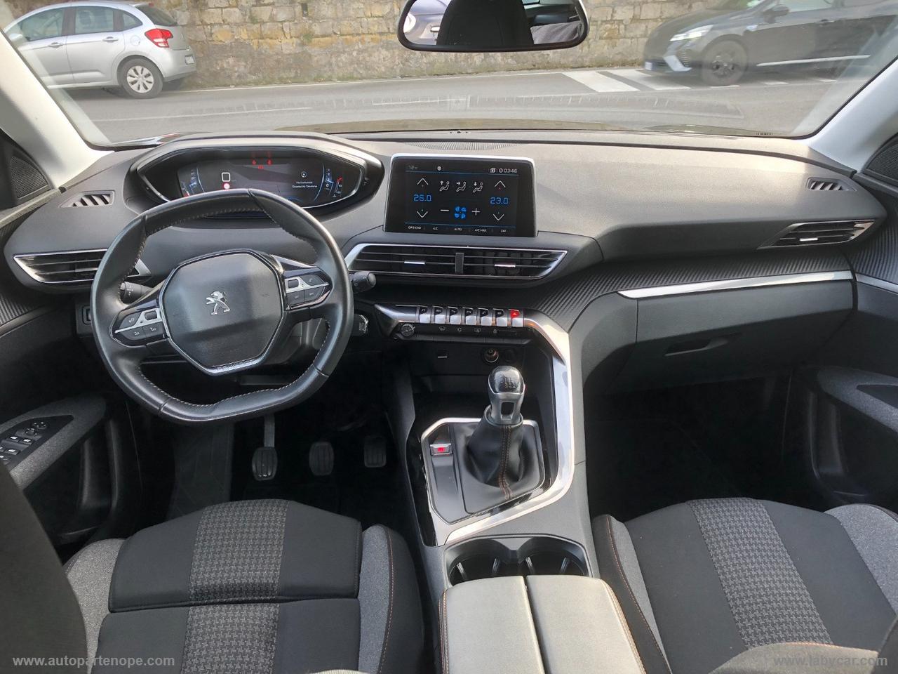 PEUGEOT 3008 BlueHDi 130 S&S Business