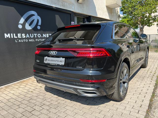 AUDI Q8 50 TDI 286 CV 3x S LINE PANORAMA CERCHI 21"