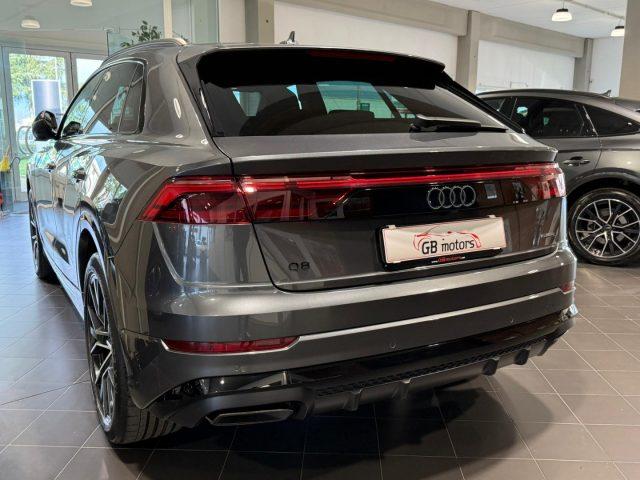 AUDI Q8 50 TDI 286 CV quattro S line edition Black Pack