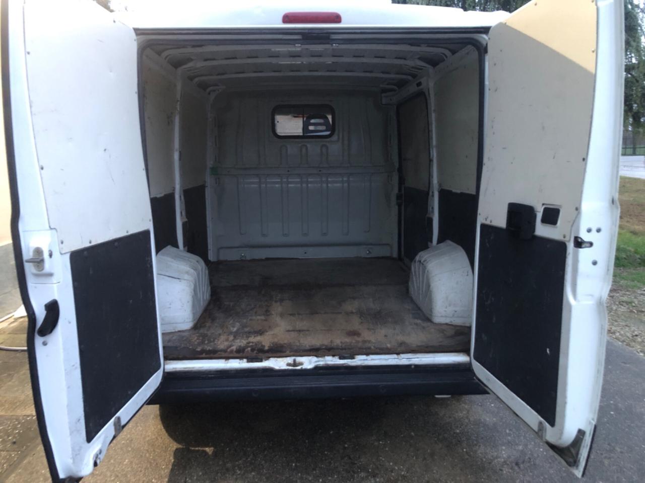 Peugeot Boxer 330 2.0 BlueHDi 130CV L1 H1 Furgone