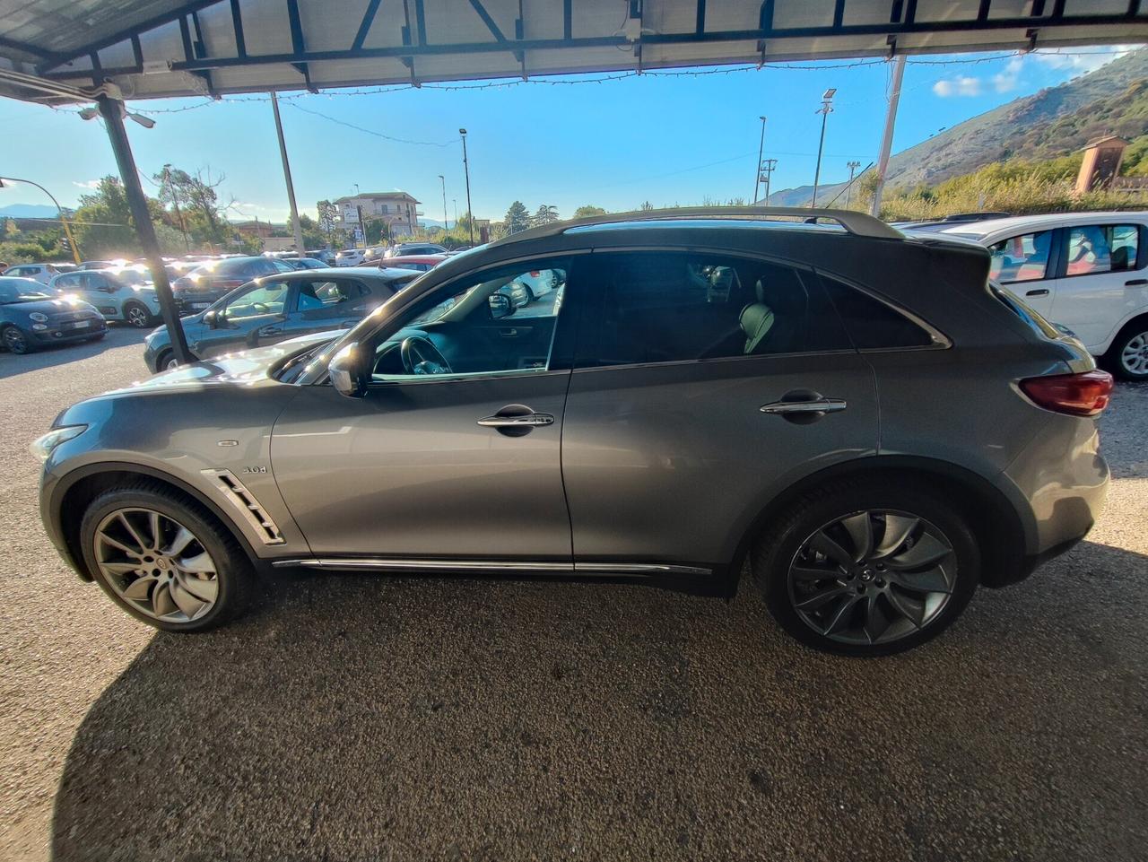Infiniti QX70 3.0 diesel V6 AT Ultimate