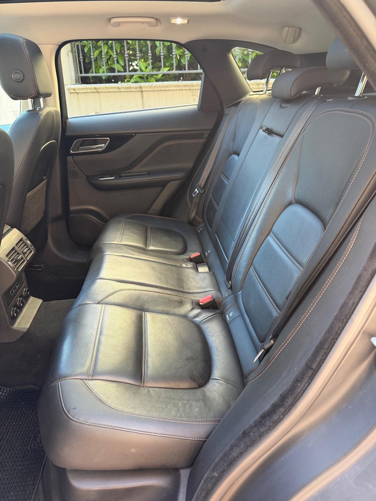 Jaguar F-Pace 2.0 D 180 CV AWD Prestige