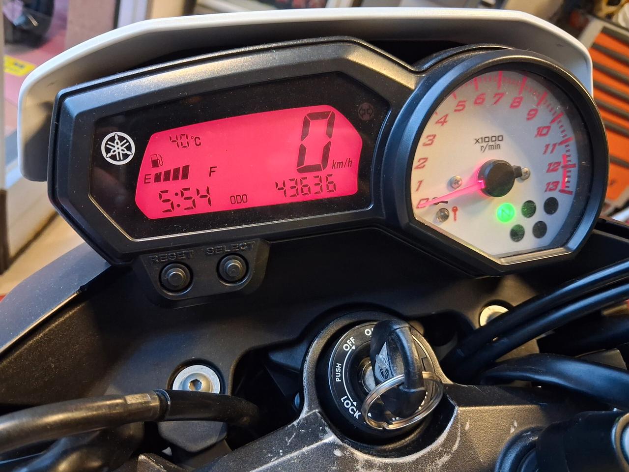Yamaha FZ8