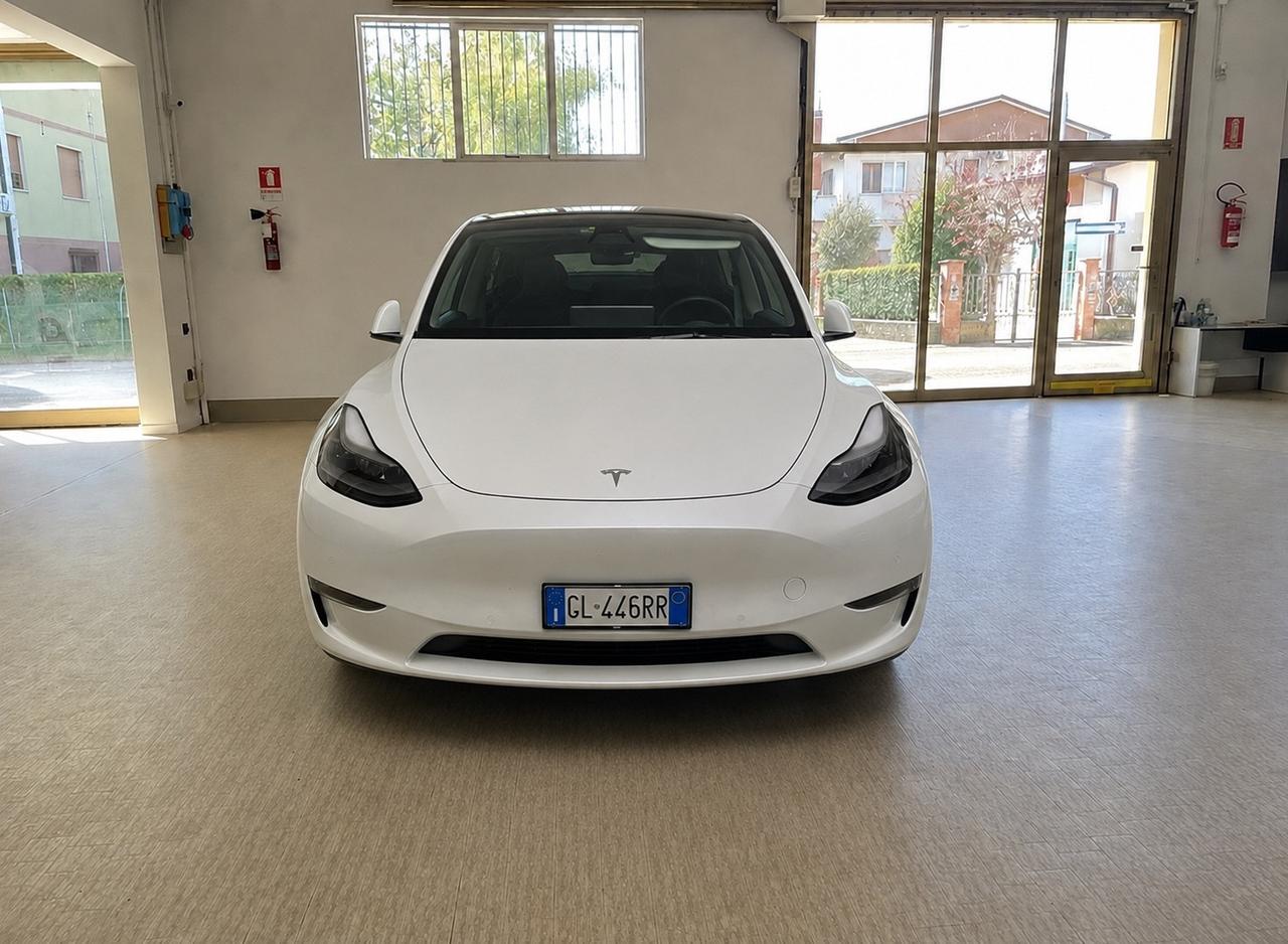 Tesla Model Y AWD Performance
