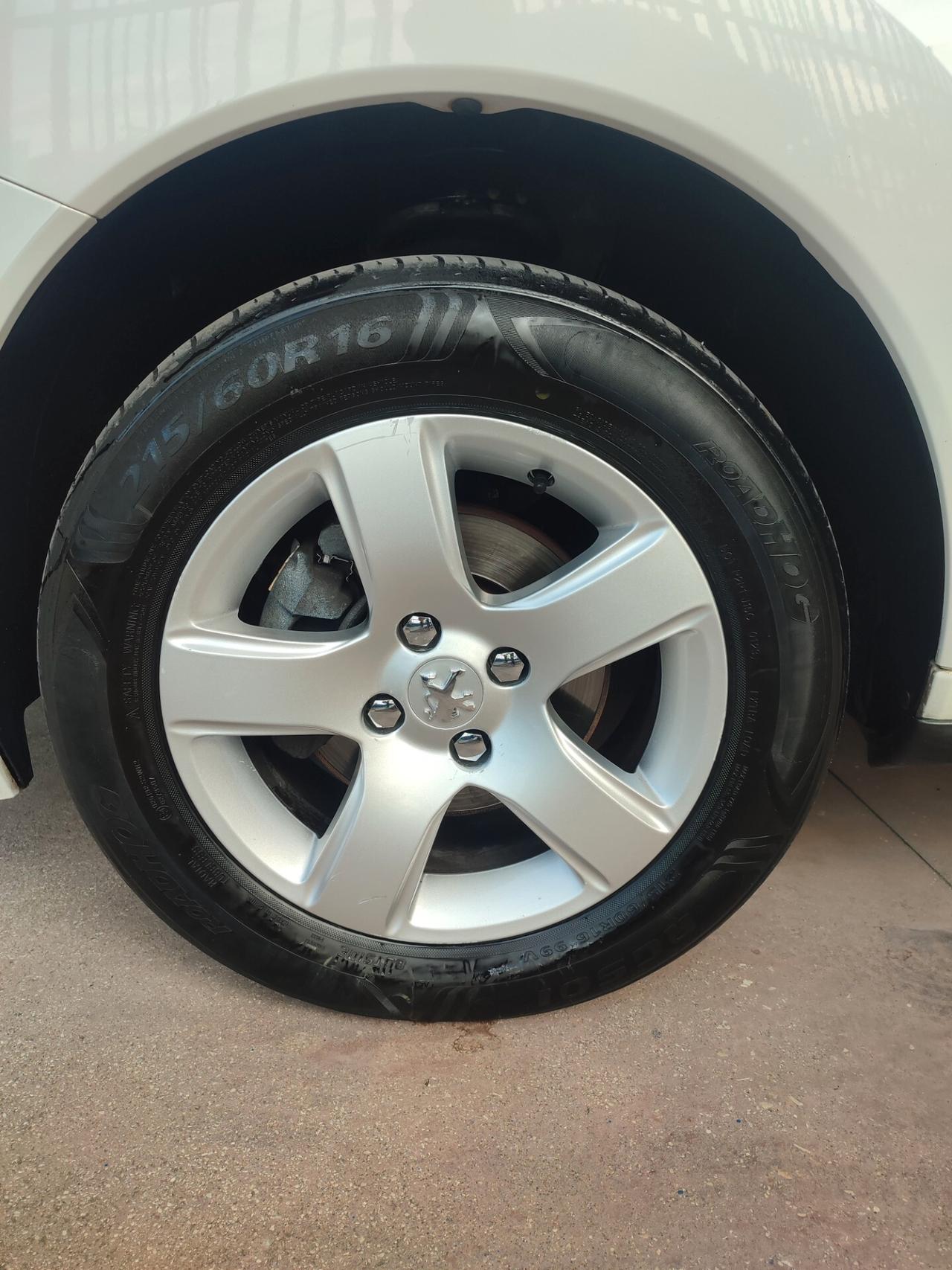 Peugeot 3008 1.6 HDi 112CV Business