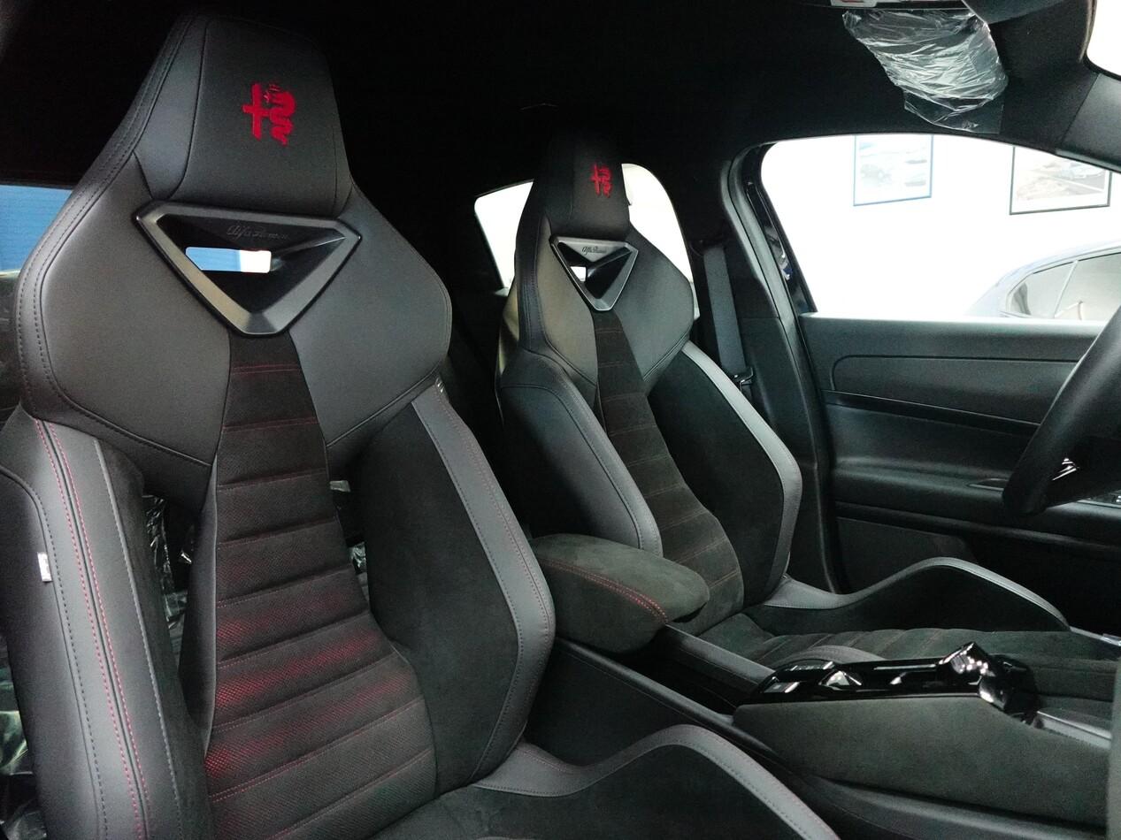 Alfa Romeo Junior 1.2 IBRIDA 145 CV EDCT6 SPECIALE PACK SPORT