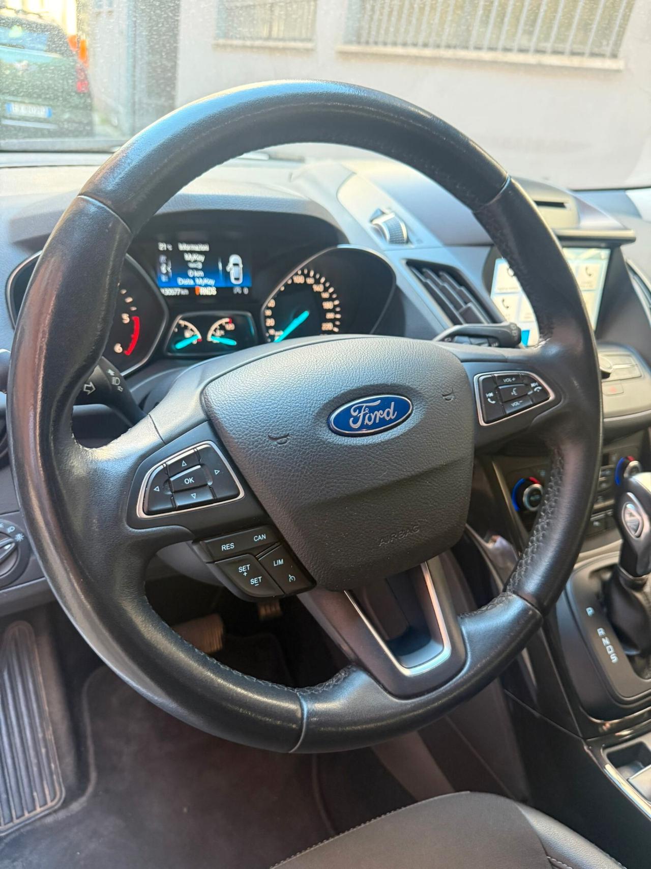 Ford Kuga 1.5 TDCI 120 CV S&S 2WD Powershift Edition