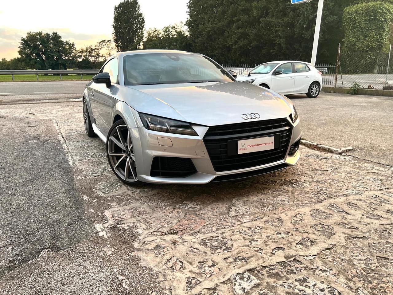 Audi TT Coupé 2.0 TFSI S tronic Sline AKRAPOVIC