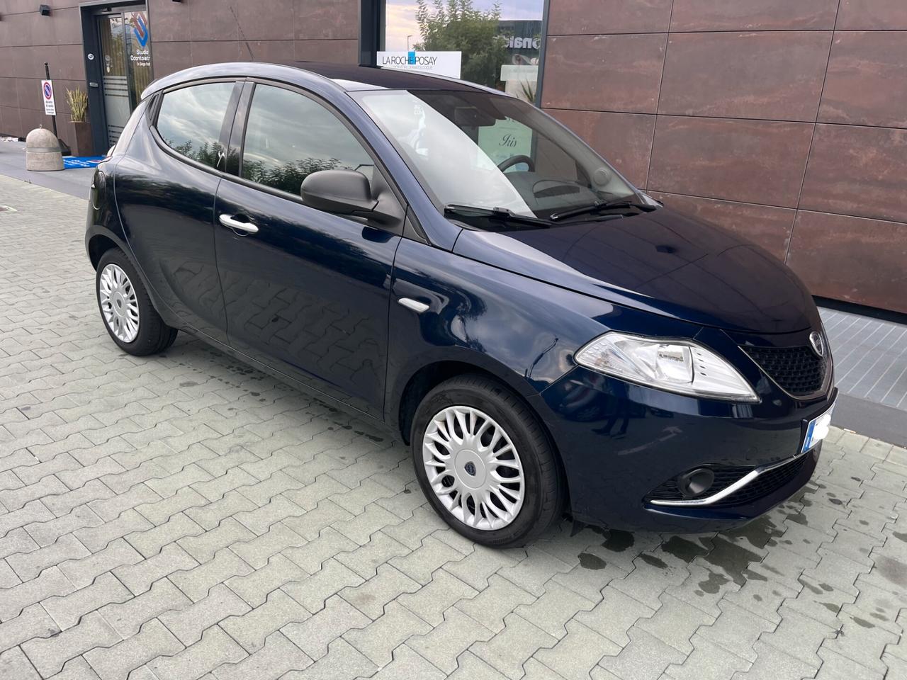 Lancia Ypsilon 1.2 69 cv Silver solo 30.000 km