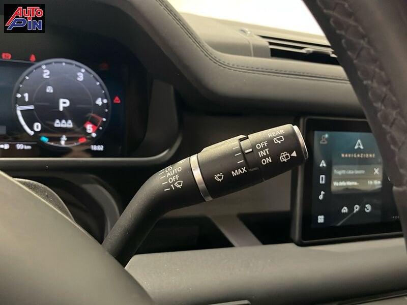 Land Rover Defender 3.0D I6 200 110 SE AWD auto.