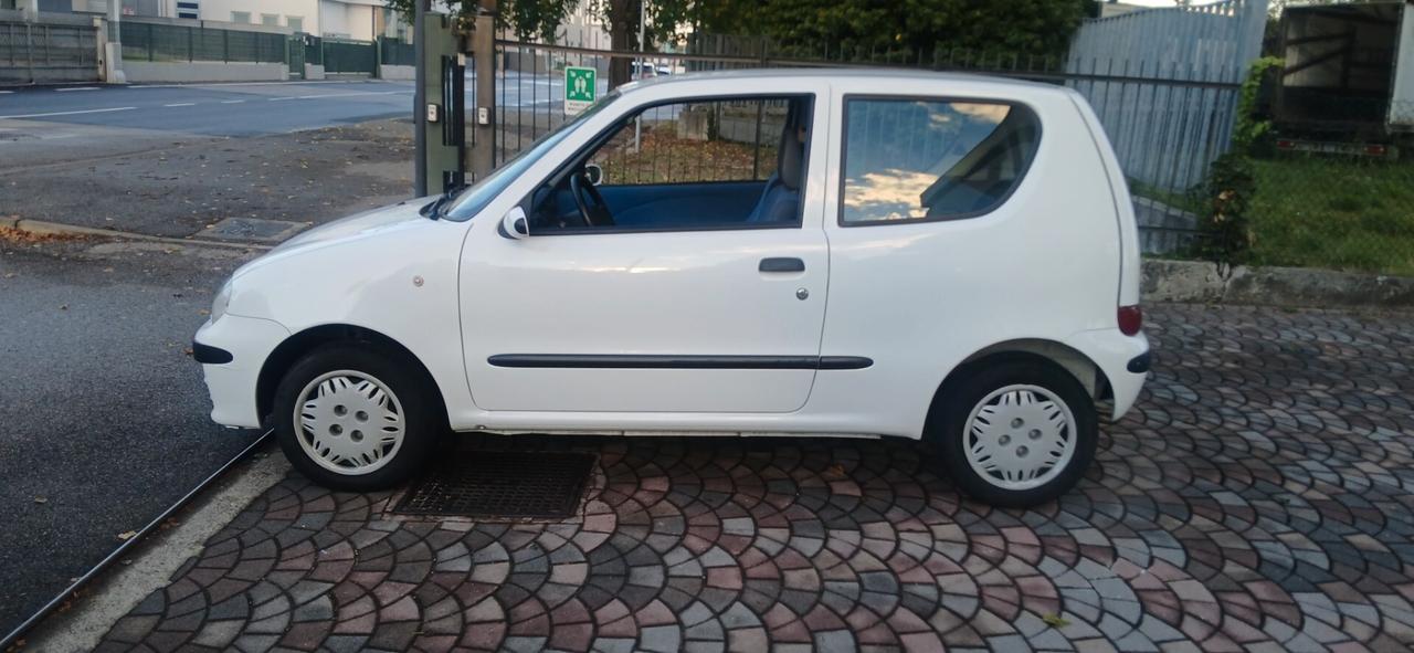 Fiat 600 pochi km clima
