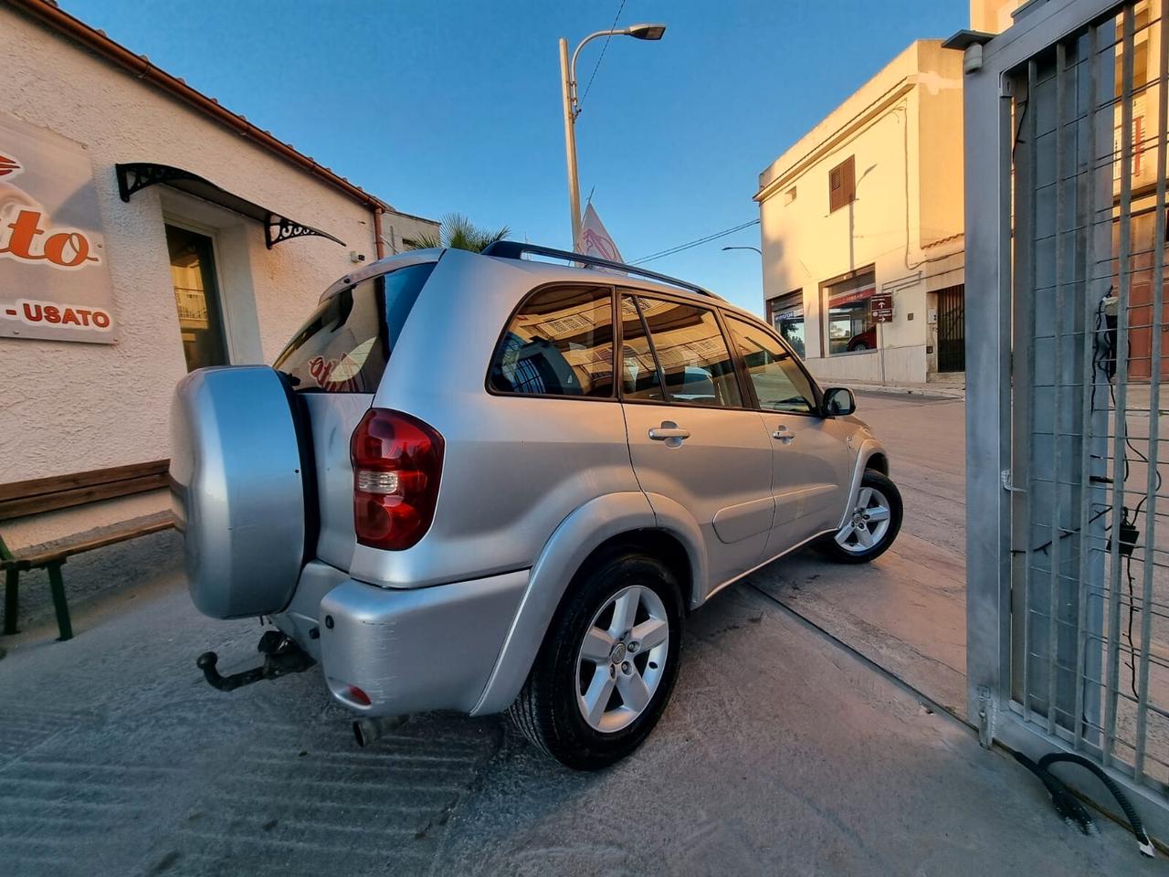 Toyota RAV 4 RAV4 2.0 Tdi D-4D cat 5 porte Sol