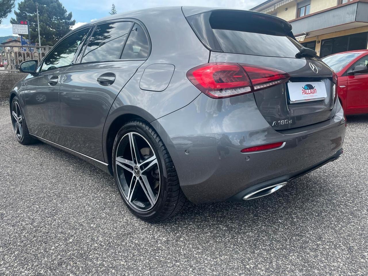 Mercedes-benz A 180 Mercedes Classe Sport Automatic Night Pack – Neopatentati