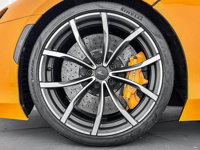 McLaren Artura Artura Spider