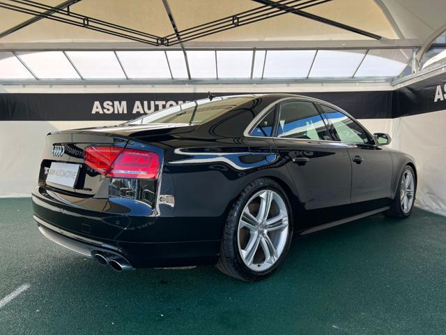 AUDI S8 S8
