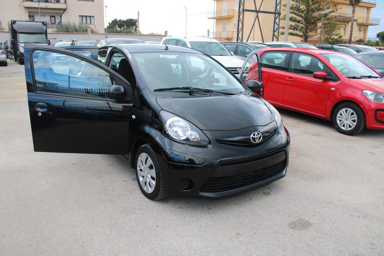 Toyota Aygo 1.0 12V VVT-i 5 porte Active Connect