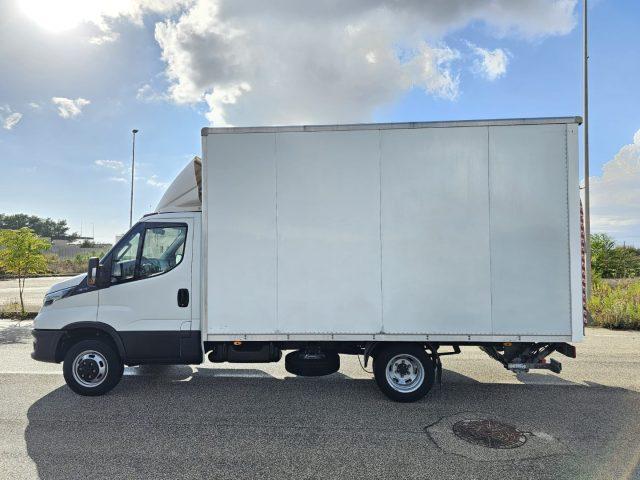 IVECO Daily 35C14 PASSO 3750 - 8 BANCALI e SPONDA