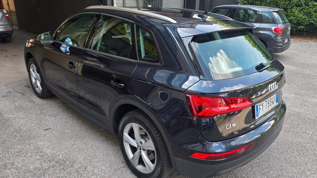 Audi Q5 35 TDI quattro S tronic Business