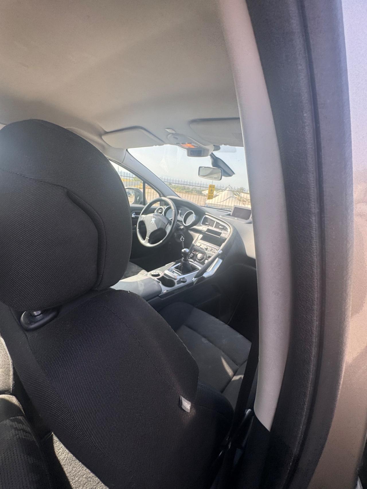 Peugeot 3008 1.6 HDi 115CV Business
