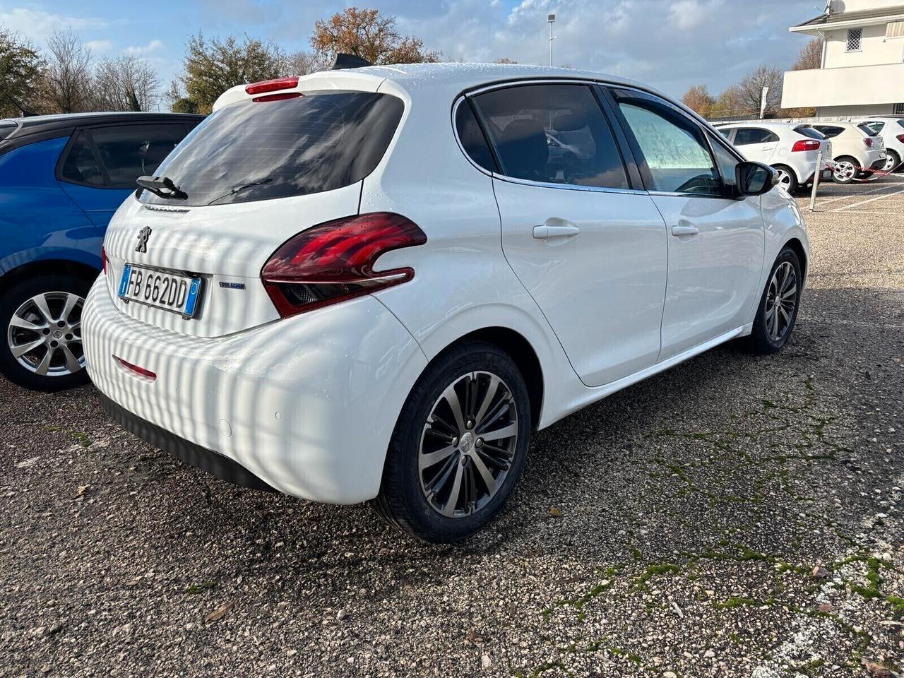 Peugeot 208 1.6 HDi 75CV 5 porte - 2015