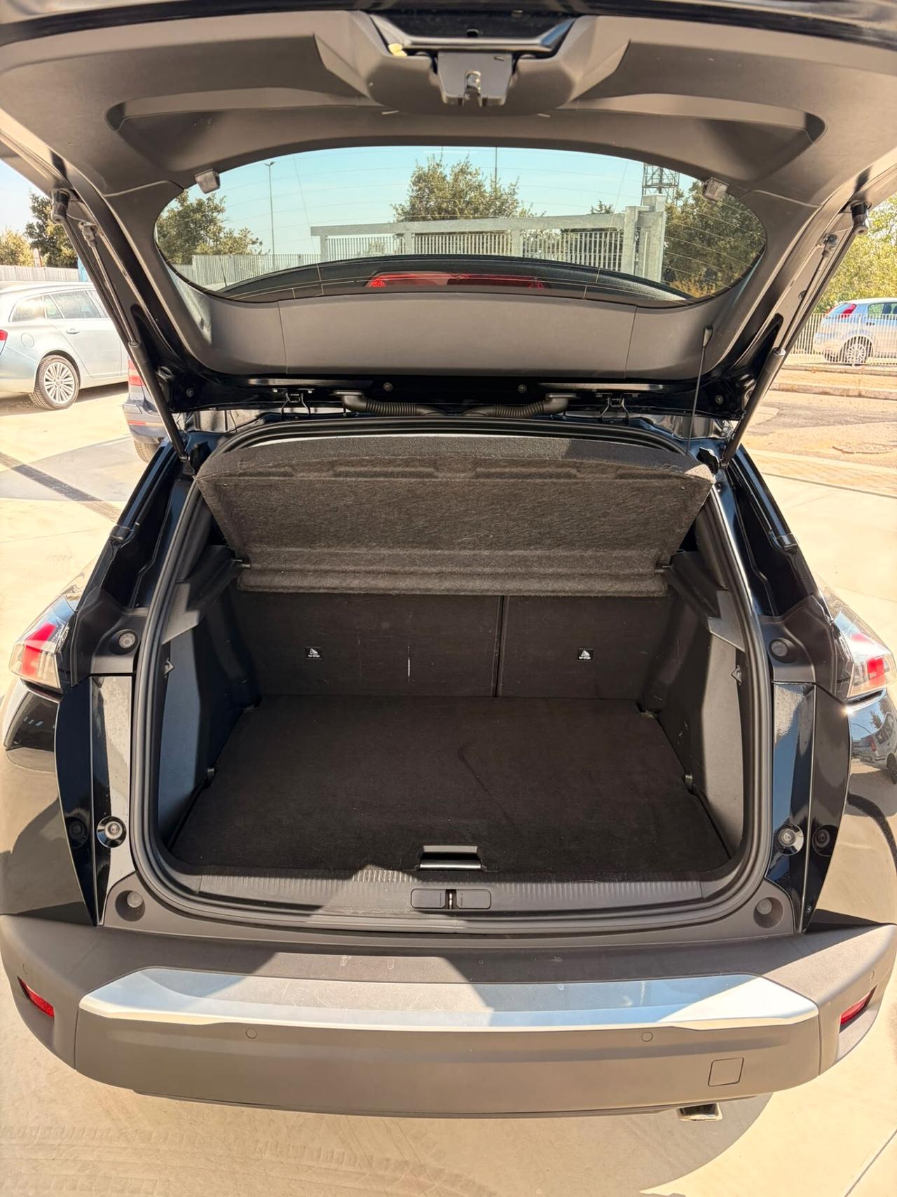 Peugeot 2008 BlueHDi 130 S&S EAT8 Allure Pack