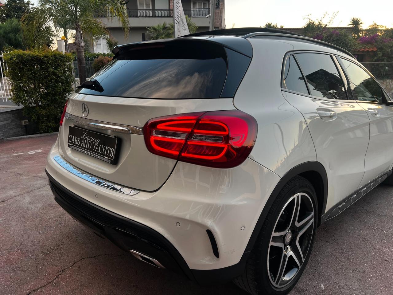M-Benz GLA 220 CDI 4Matic Premium- AMG-TETTO- FULL
