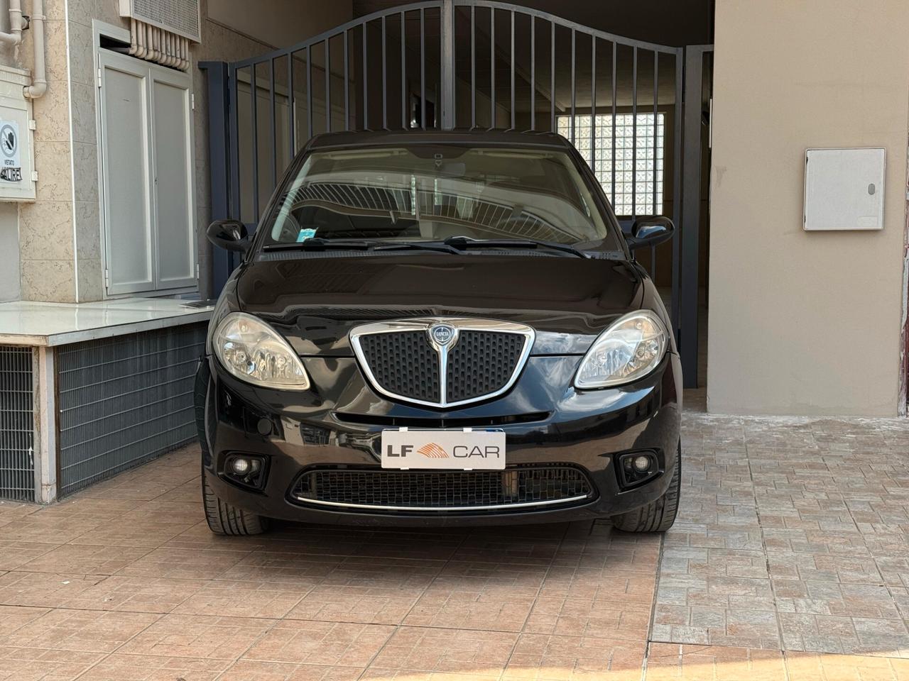 Lancia Ypsilon 1.3 MJT 75 cv