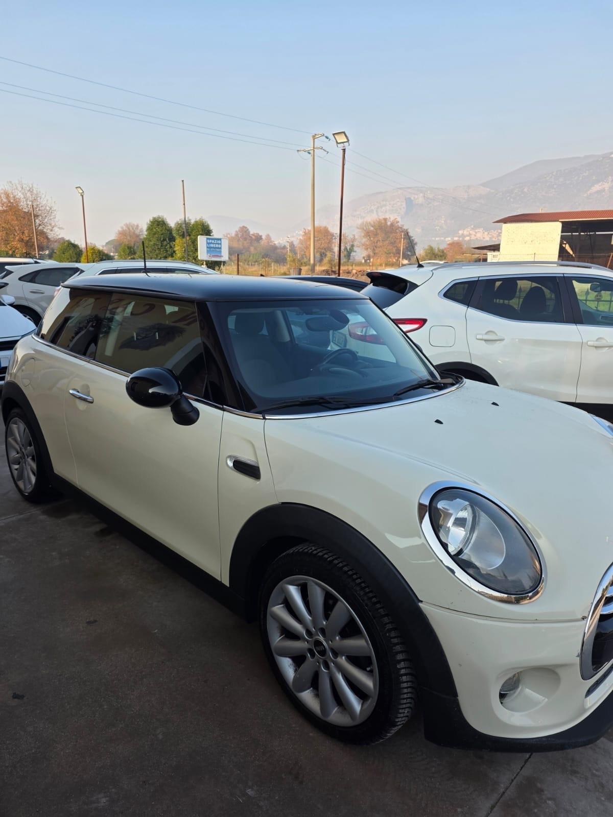 Mini 1.5 Cooper D 5 porte cambio automatico garanzia 12 mesi!!!