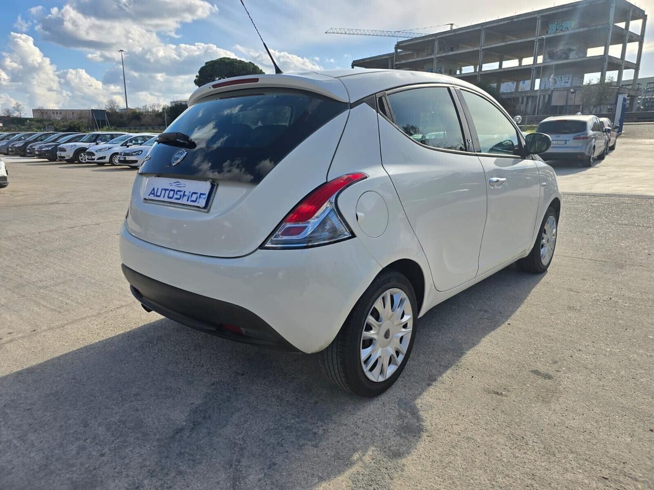 Lancia Ypsilon 1.2 69 CV 5 porte S&S Platinum