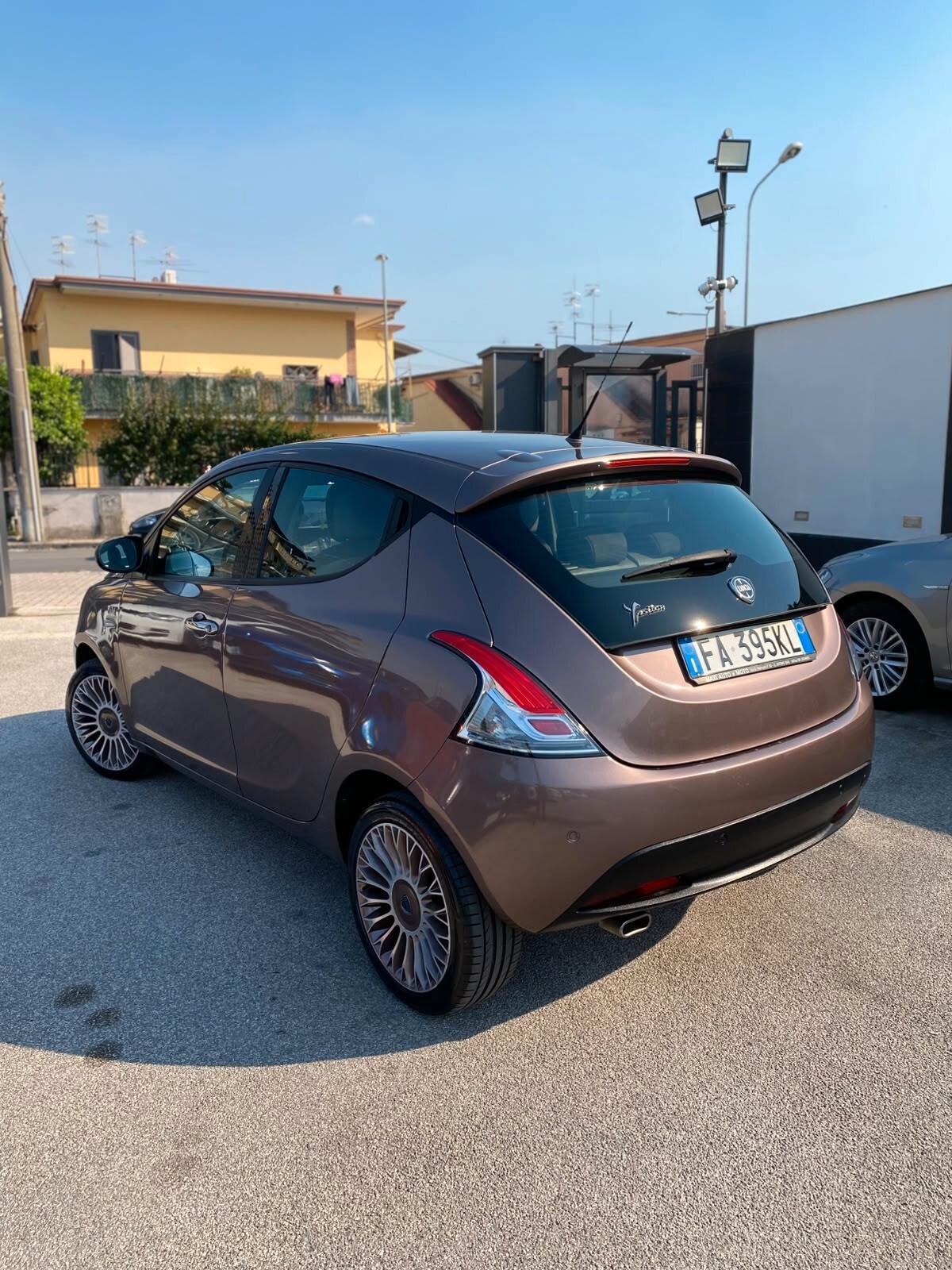 Lancia Ypsilon 1.2 69 CV 5 porte GPL Ecochic Elle