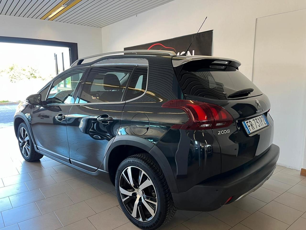 Peugeot 2008 BlueHDi 100 S&S Black Matt