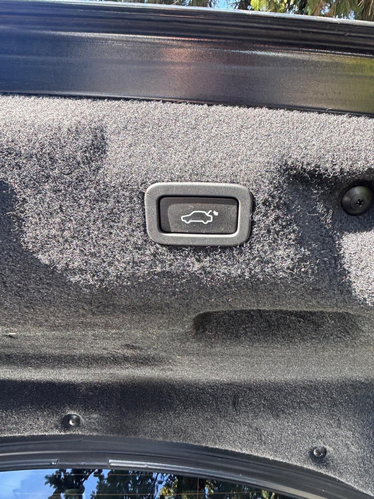 Jaguar XE 2.0 D Turbo R-Sport