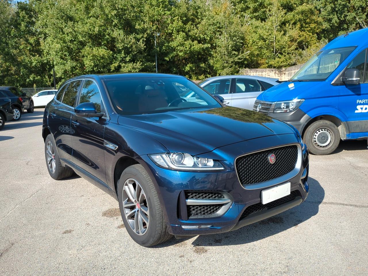 Jaguar F-Pace 2.0 D 180 CV AWD aut. R-Sport