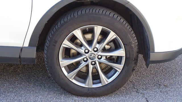 TOYOTA RAV 4 2.0 D-4D 2WD 143cv, versione "Lounge", Garanzia..