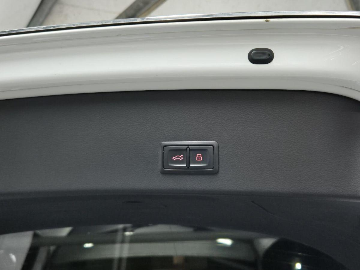 AUDI - A6 Avant - 2.0 TDI ultra S tronic S-line