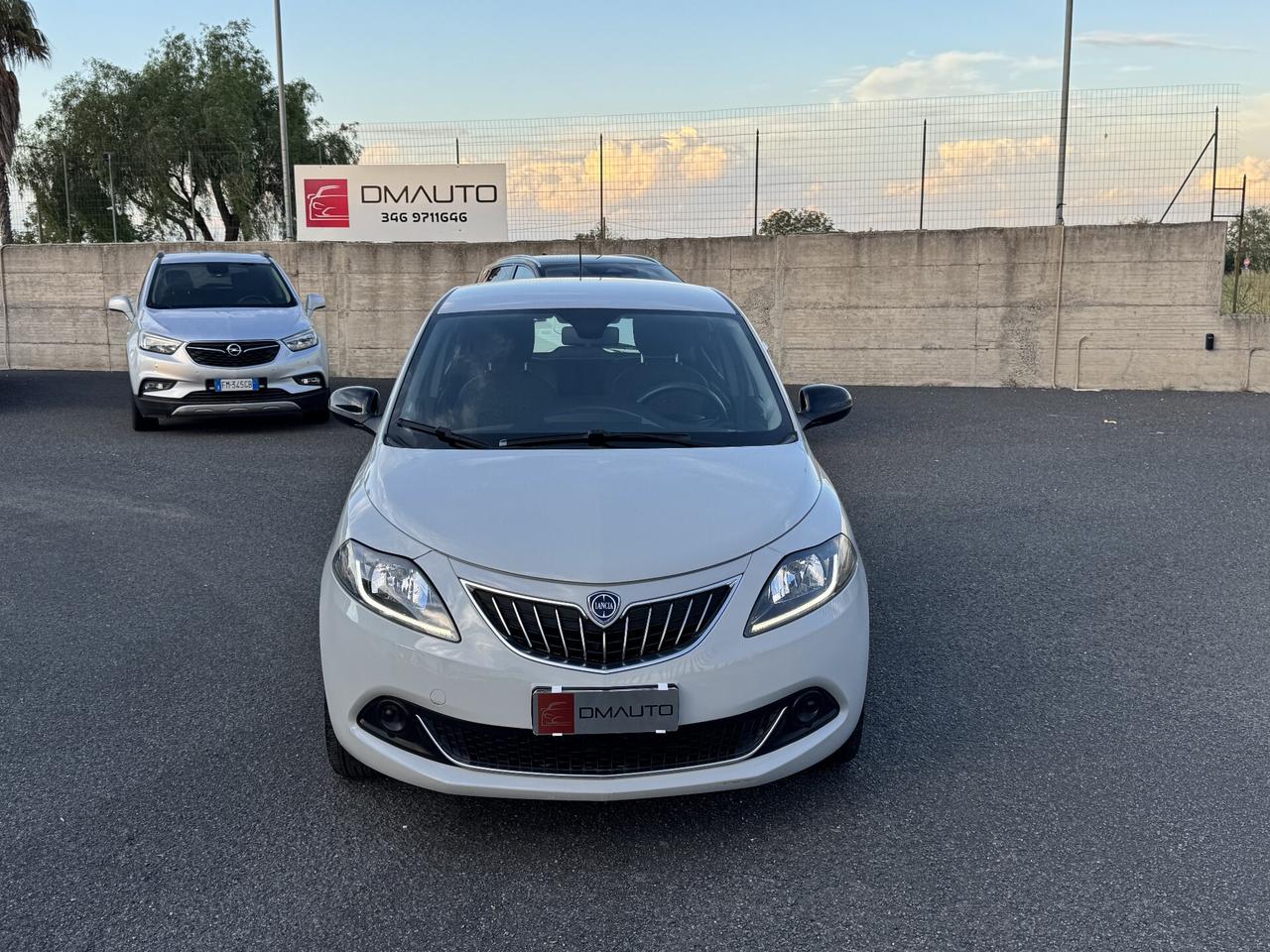Lancia Ypsilon 1.0 FireFly 5 porte S&S Hybrid Ecochic Silver