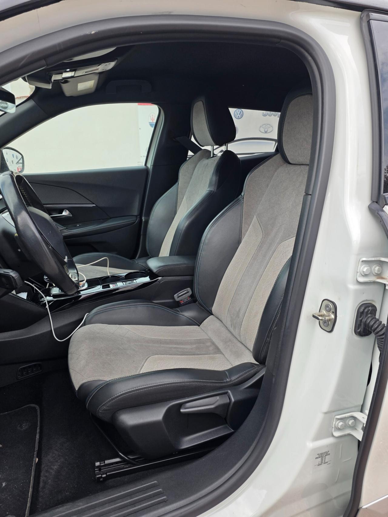 Peugeot 2008 motore elettrico 136 CV GT Line