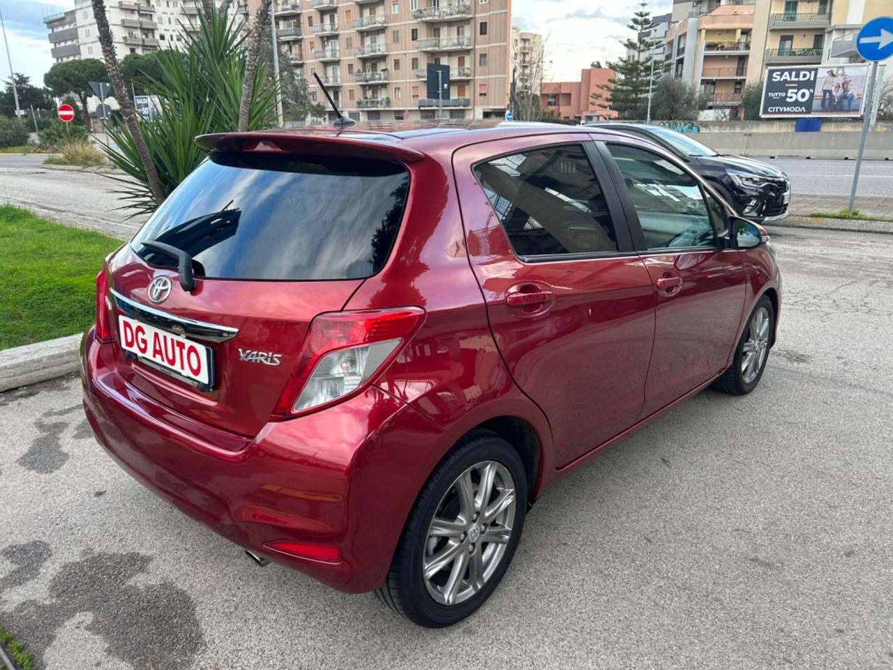 Toyota Yaris 1.4 D-4D 90 cavalli 2012 tetto panor navi