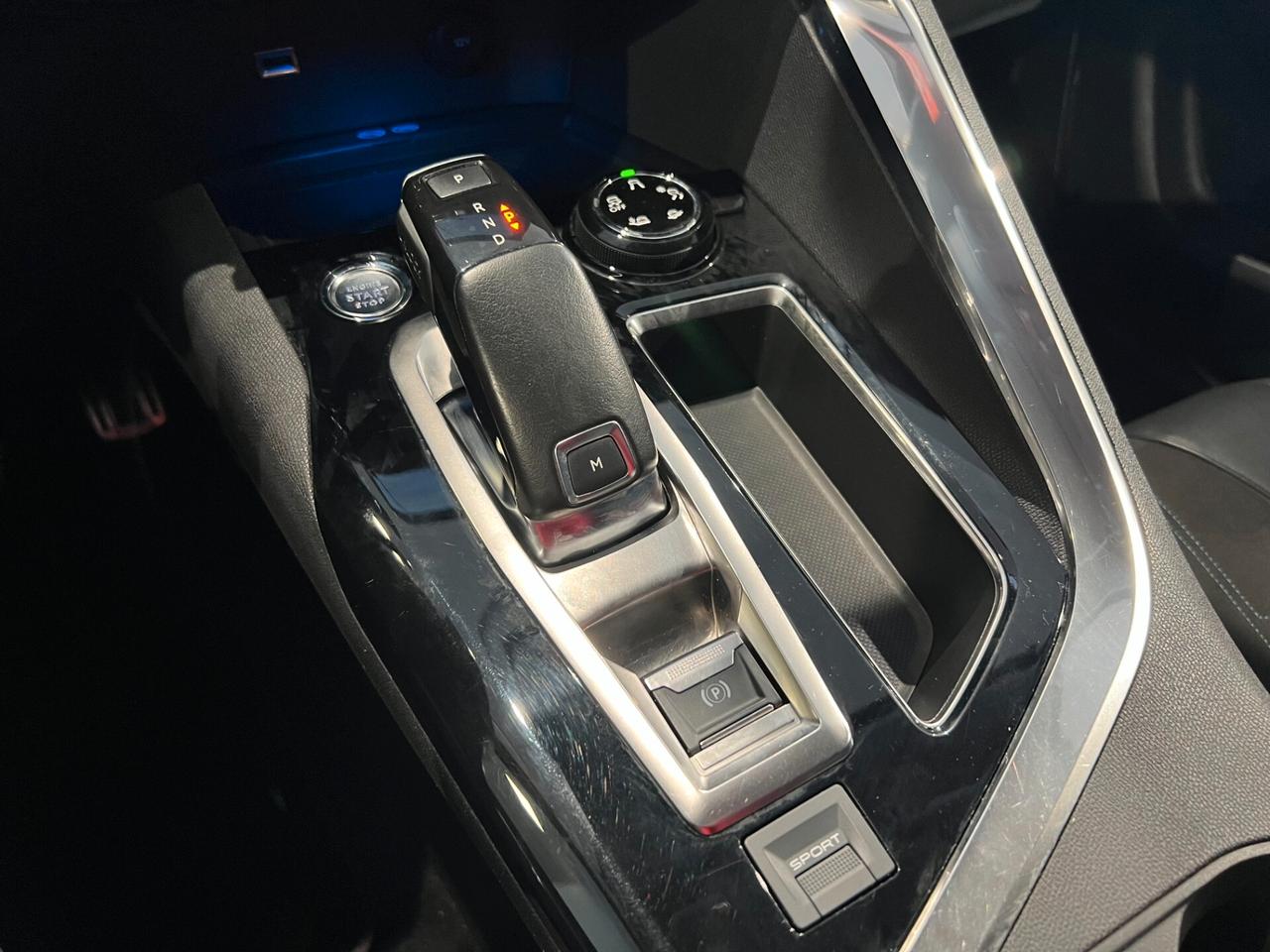 Peugeot 3008 BlueHDi 130 S&S EAT8 Crossway