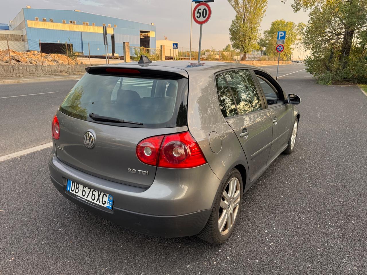 Volkswagen Golf 2.0 16V TDI 5p. Sportline