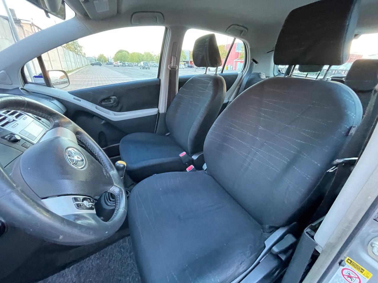 Toyota Yaris 1.0 5 porte Sol